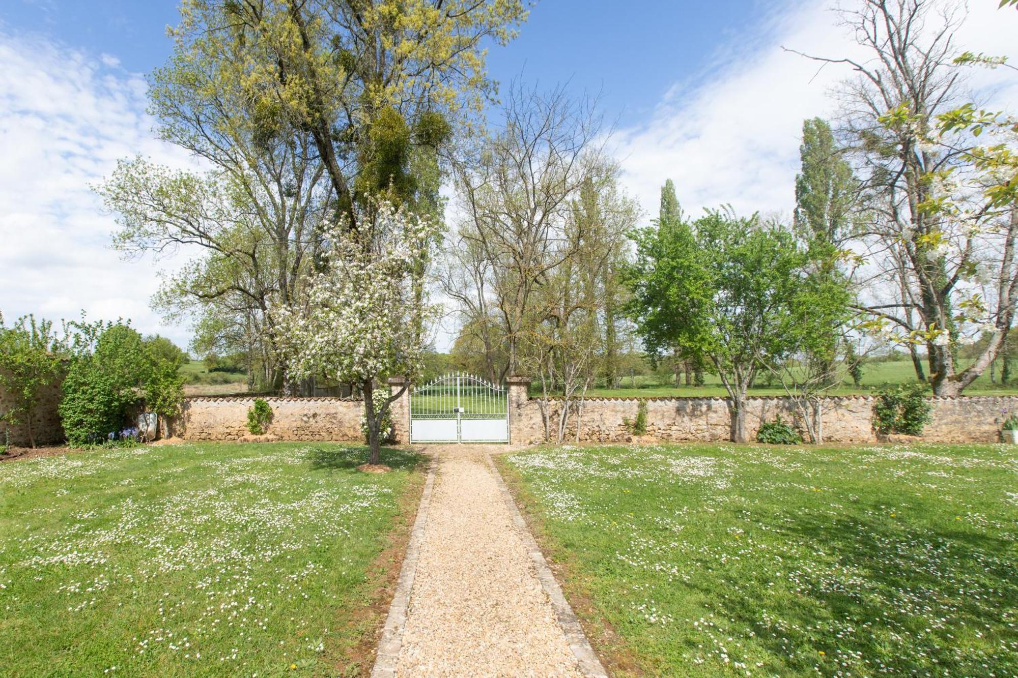 Le Clos Du Gue Pressac エクステリア 写真